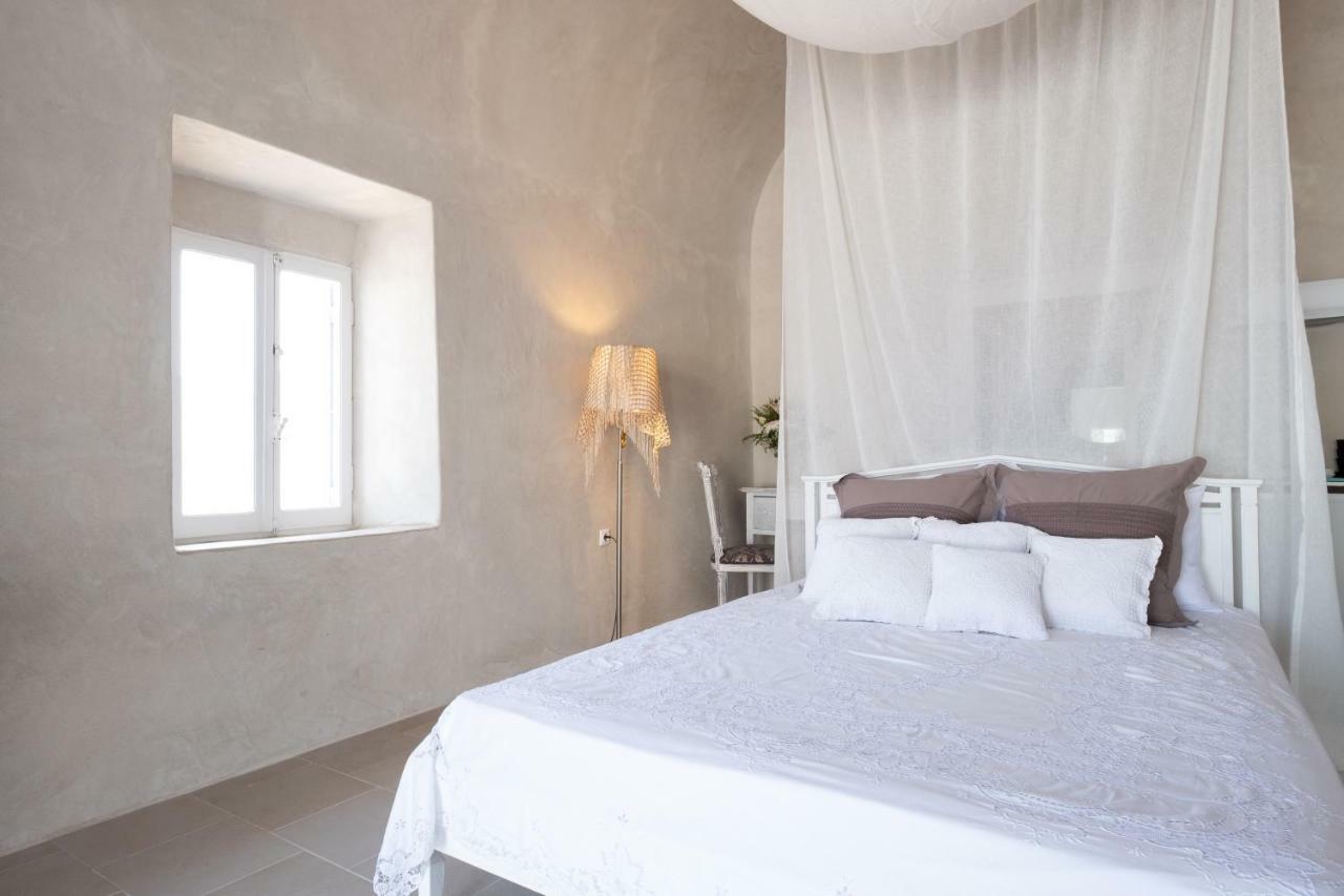 Deltami Santorini Lägenhet Pýrgos Exteriör bild