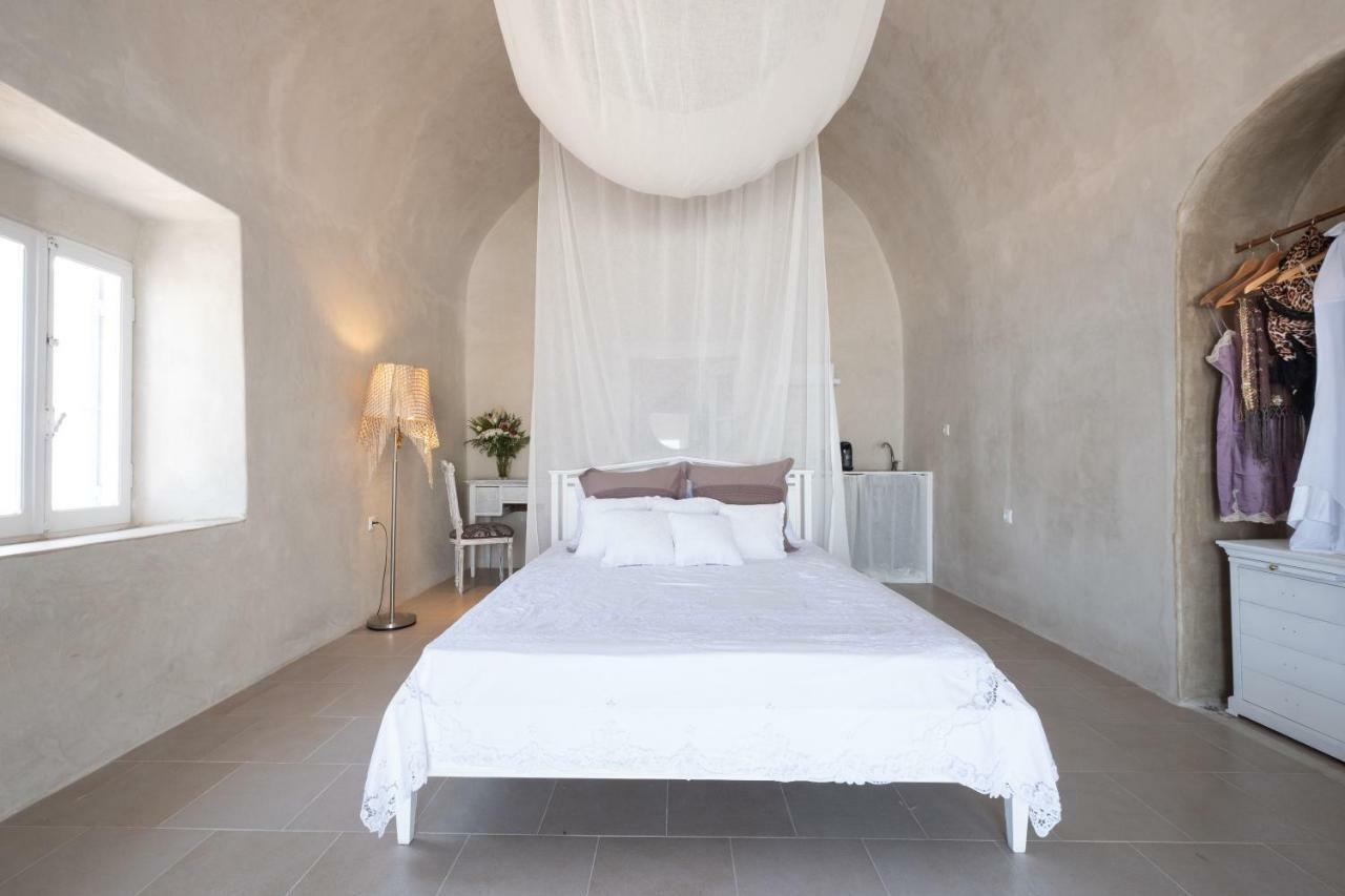 Deltami Santorini Lägenhet Pýrgos Exteriör bild